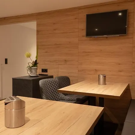 Haus Ria Апартаменты *