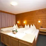 Haus Ria Apartment